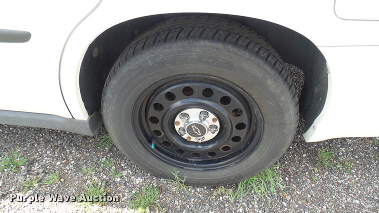 image for item L2486 2005 Chevrolet Impala