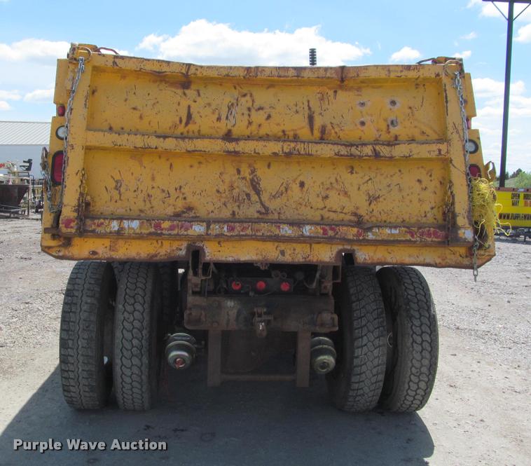 image for item J2532 1990 Ford L8000 dump truck