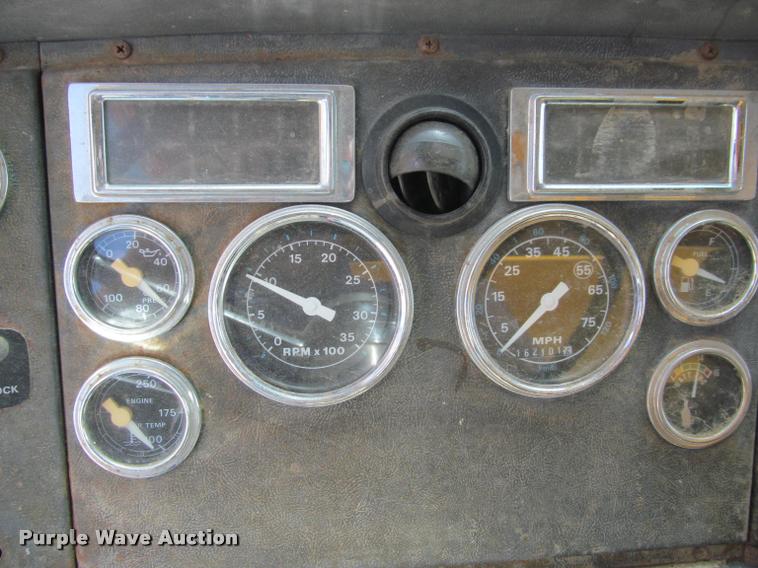 image for item J2532 1990 Ford L8000 dump truck