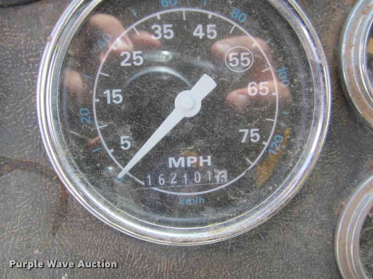 image for item J2532 1990 Ford L8000 dump truck