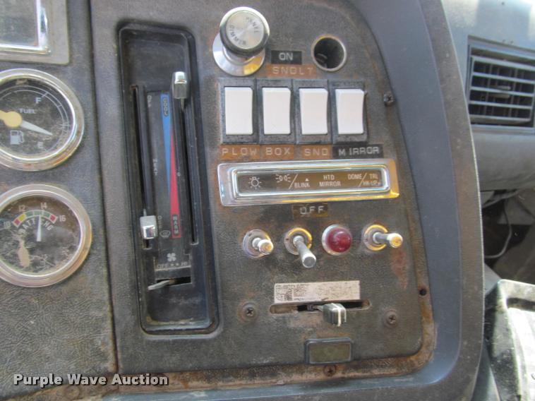 image for item J2532 1990 Ford L8000 dump truck