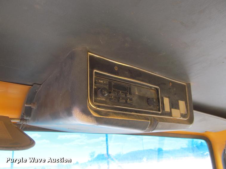 image for item J2532 1990 Ford L8000 dump truck