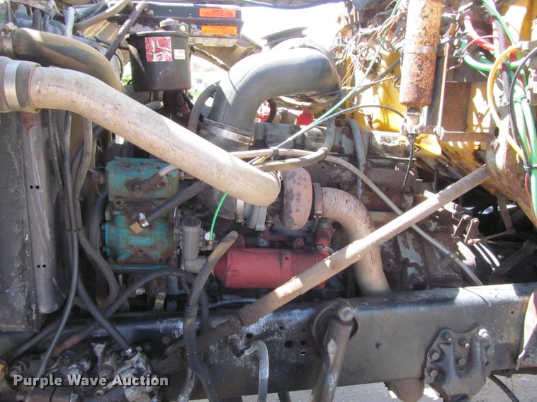 image for item J2532 1990 Ford L8000 dump truck