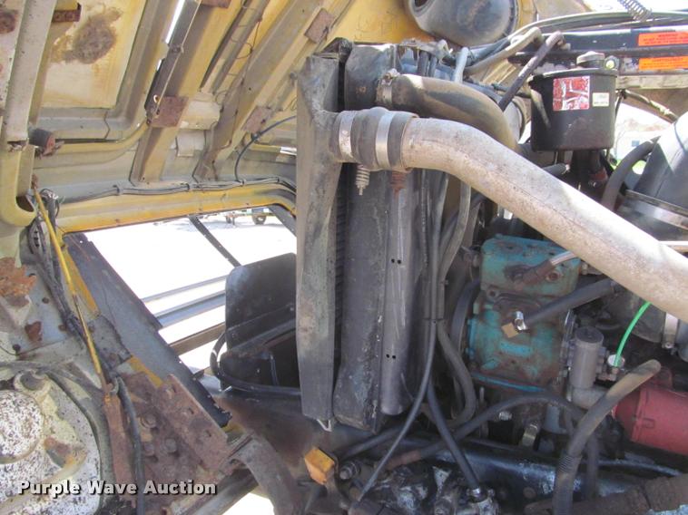 image for item J2532 1990 Ford L8000 dump truck