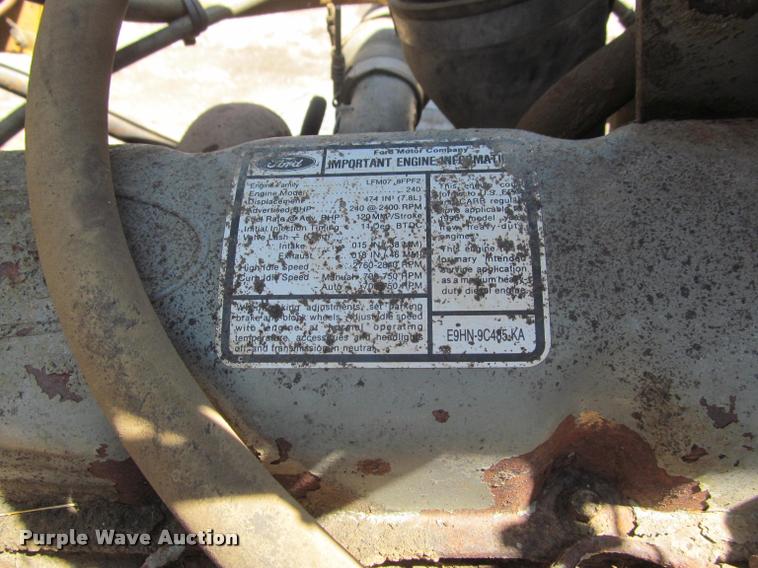 image for item J2532 1990 Ford L8000 dump truck