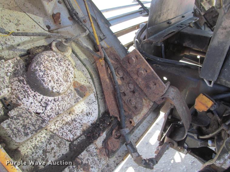 image for item J2532 1990 Ford L8000 dump truck