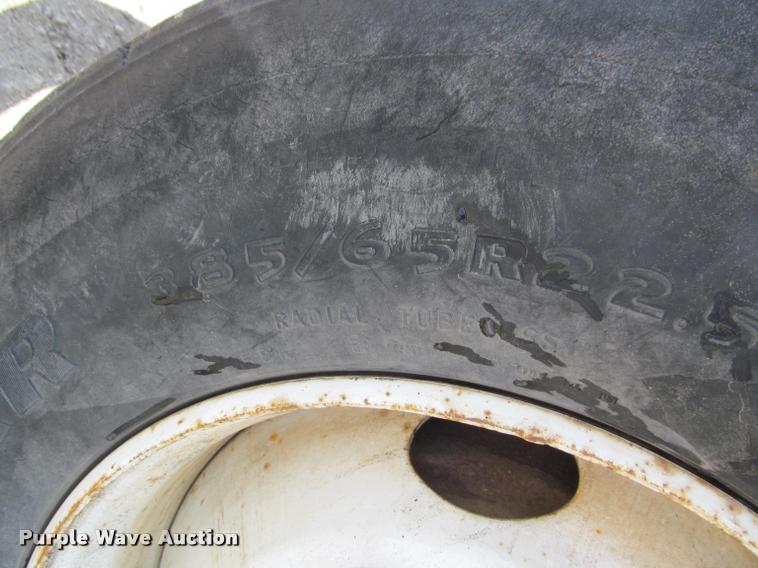 image for item J2532 1990 Ford L8000 dump truck