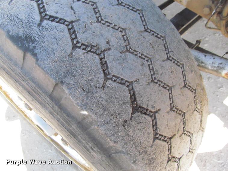 image for item J2532 1990 Ford L8000 dump truck