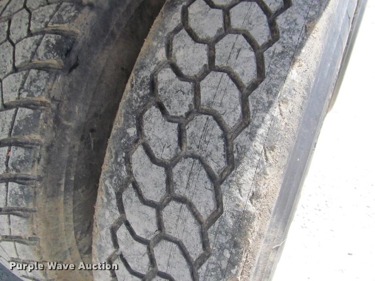 image for item J2532 1990 Ford L8000 dump truck