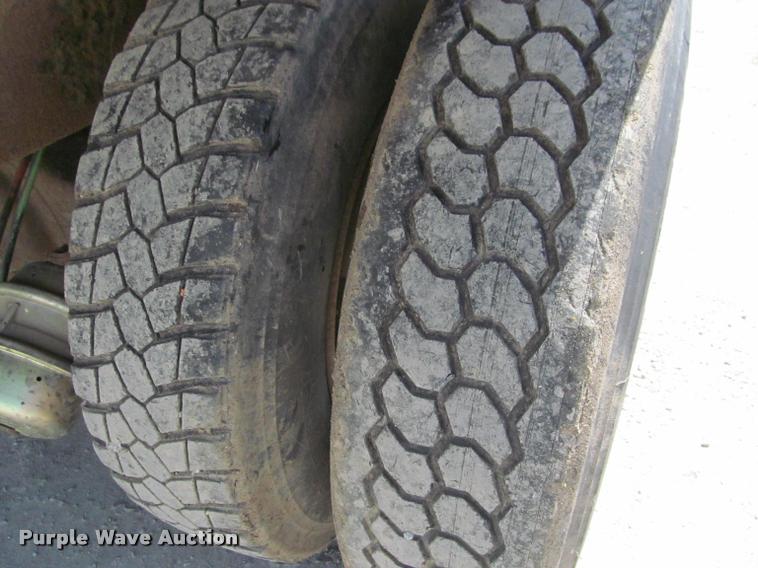 image for item J2532 1990 Ford L8000 dump truck