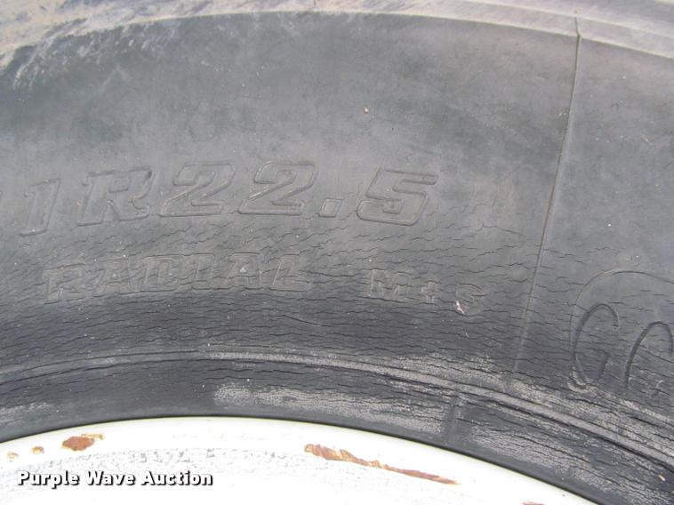 image for item J2532 1990 Ford L8000 dump truck