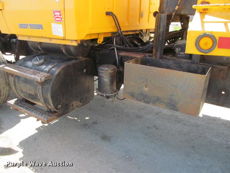 image for item J2532 1990 Ford L8000 dump truck