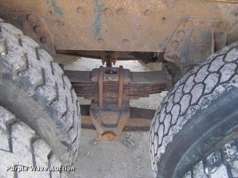 image for item J2532 1990 Ford L8000 dump truck