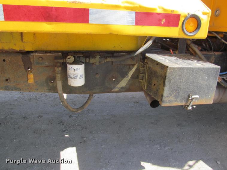 image for item J2532 1990 Ford L8000 dump truck