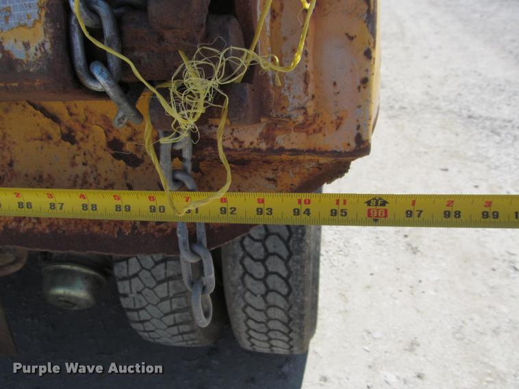 image for item J2532 1990 Ford L8000 dump truck