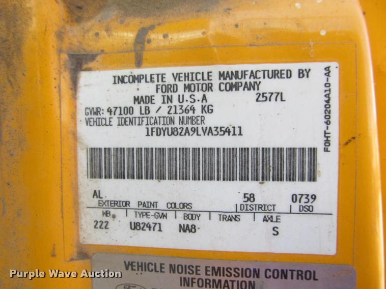 image for item J2532 1990 Ford L8000 dump truck