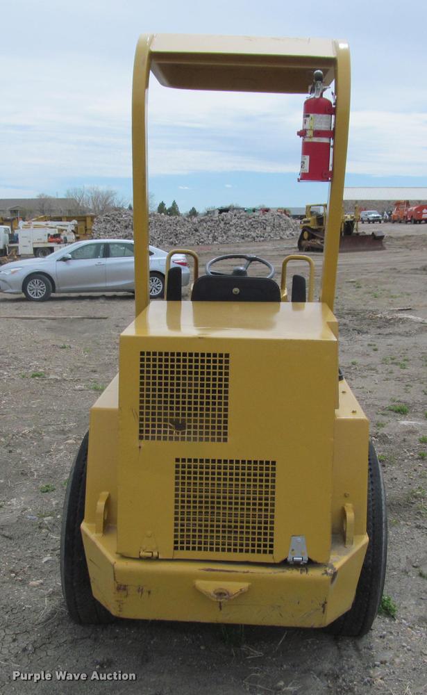 image for item K3754 Hypac C810A single drum vibratory roller