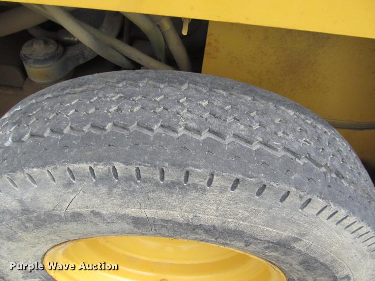 image for item K3754 Hypac C810A single drum vibratory roller