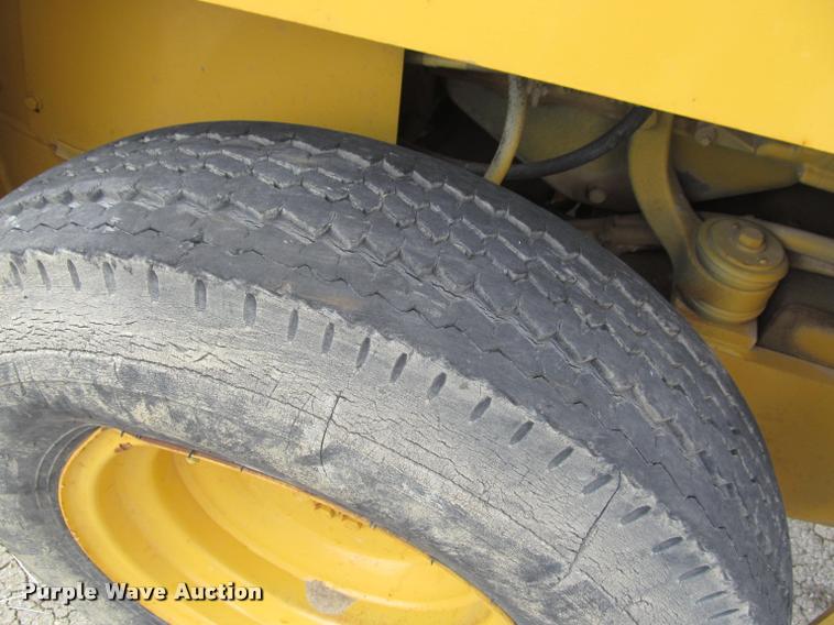 image for item K3754 Hypac C810A single drum vibratory roller