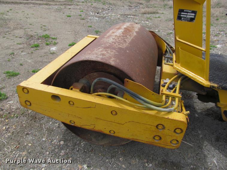 image for item K3754 Hypac C810A single drum vibratory roller