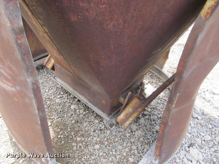 image for item K3817 Cement crane bucket