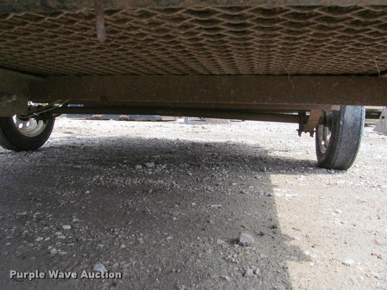 image for item K3820 2010 Carry On utility trailer