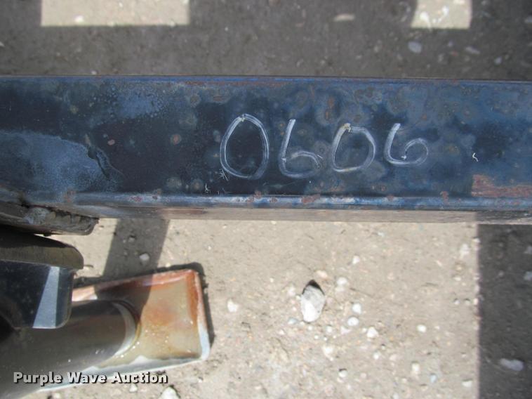 image for item K3820 2010 Carry On utility trailer