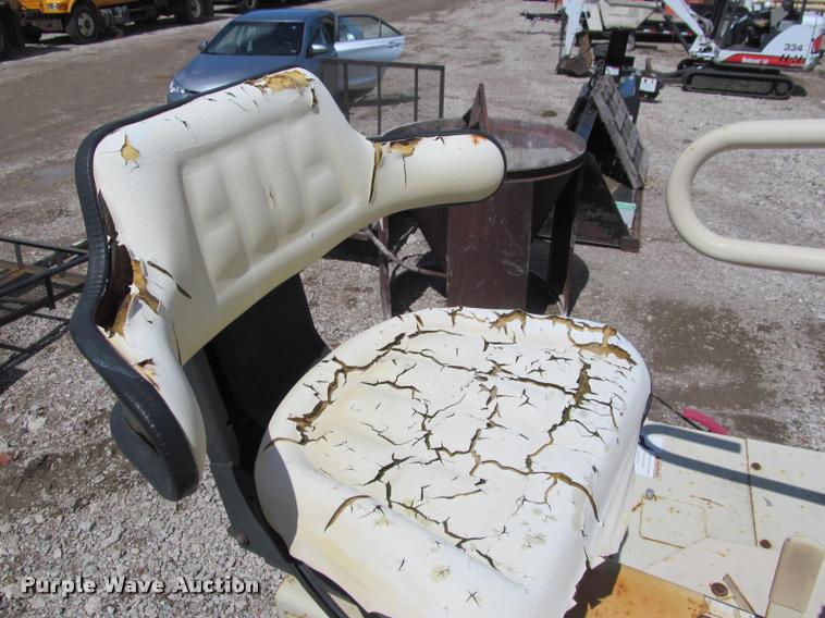 image for item K3826 Finn B260 straw blower