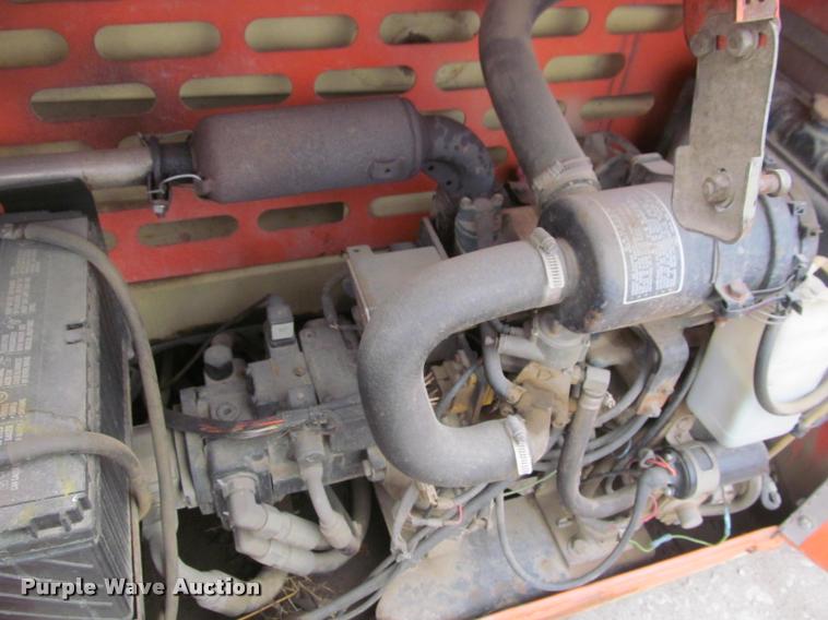 image for item K3829 2002 JLG 260MRT scissor lift