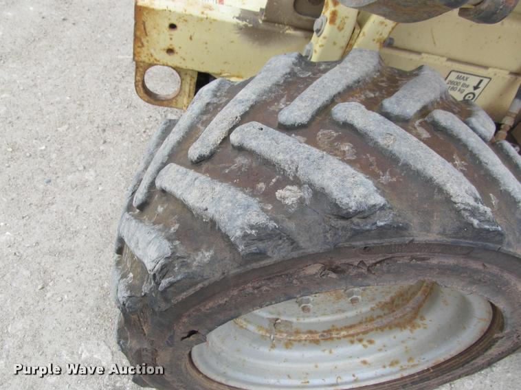 image for item K3829 2002 JLG 260MRT scissor lift