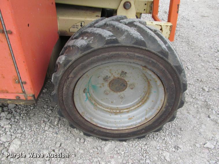 image for item K3829 2002 JLG 260MRT scissor lift