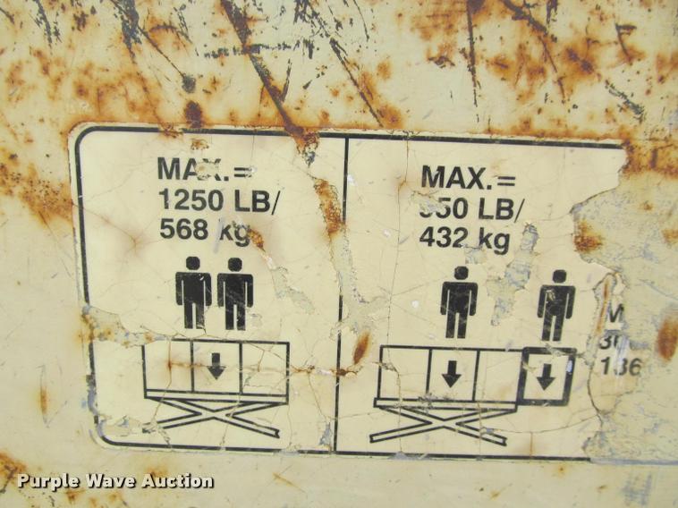 image for item K3829 2002 JLG 260MRT scissor lift