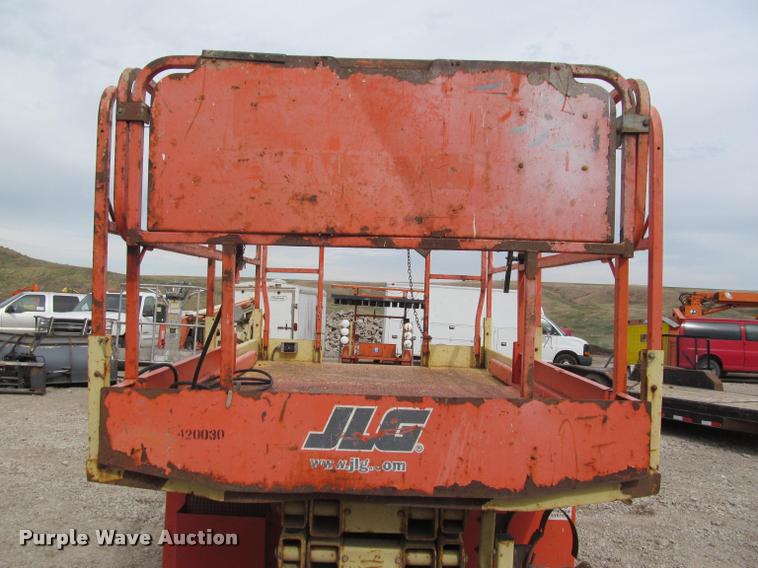 image for item K3829 2002 JLG 260MRT scissor lift