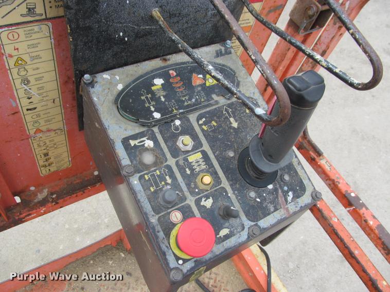 image for item K3829 2002 JLG 260MRT scissor lift