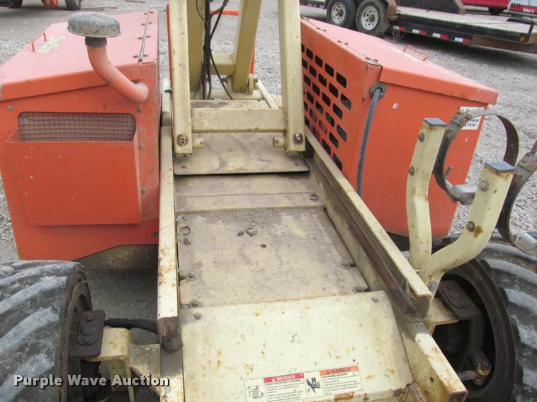 image for item K3829 2002 JLG 260MRT scissor lift