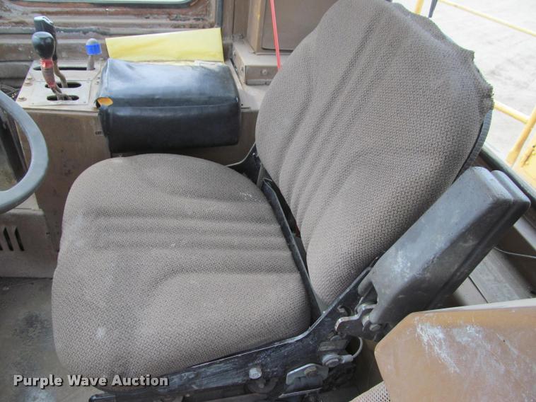 image for item K3880 1989 Caterpillar 988B wheel loader