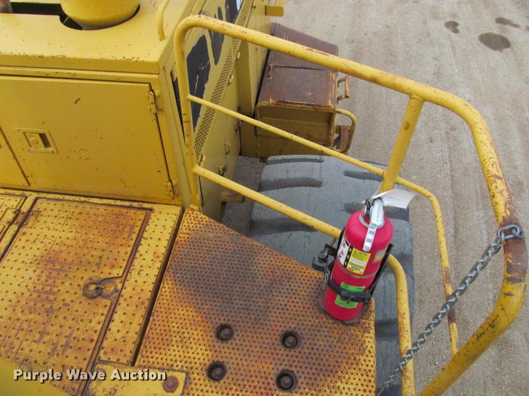 image for item K3880 1989 Caterpillar 988B wheel loader