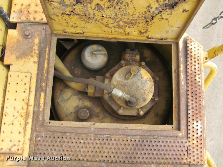 image for item K3880 1989 Caterpillar 988B wheel loader