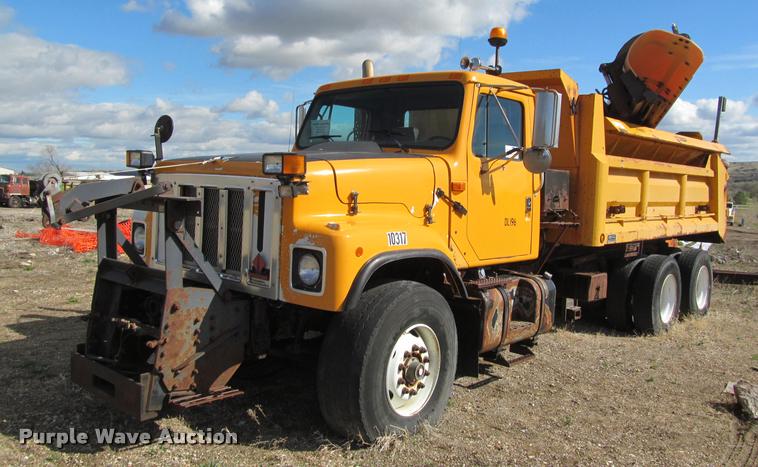 image for item K3882 2000 International F2554 dump truck