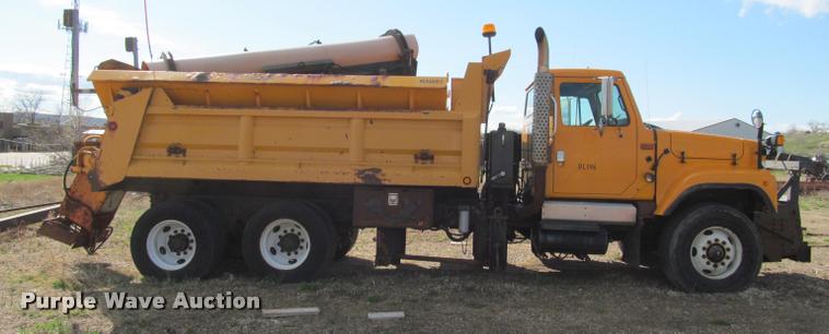 image for item K3882 2000 International F2554 dump truck