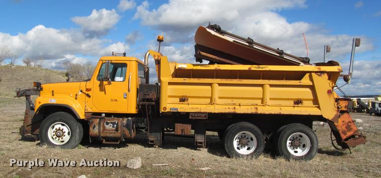 image for item K3882 2000 International F2554 dump truck