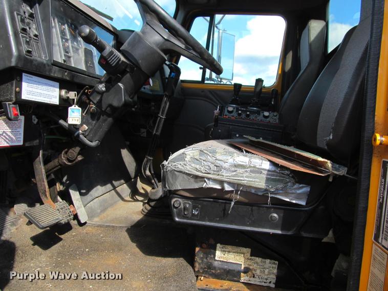 image for item K3882 2000 International F2554 dump truck