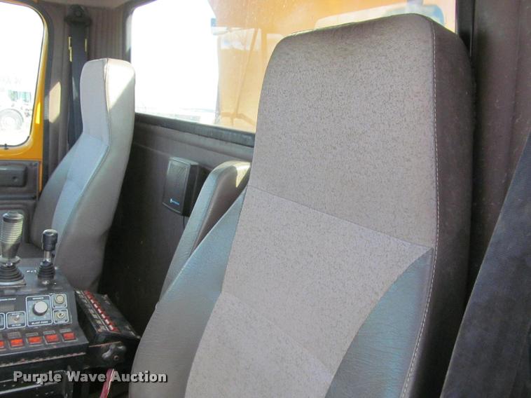 image for item K3882 2000 International F2554 dump truck