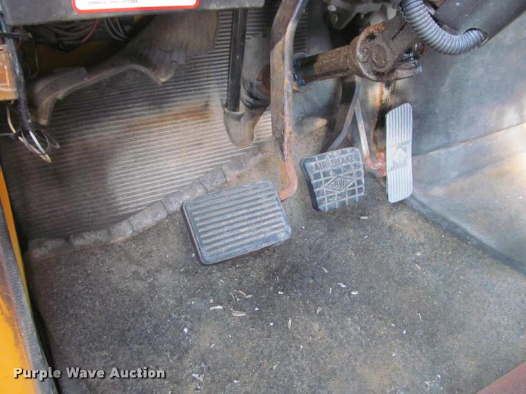 image for item K3882 2000 International F2554 dump truck