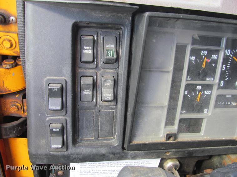 image for item K3882 2000 International F2554 dump truck