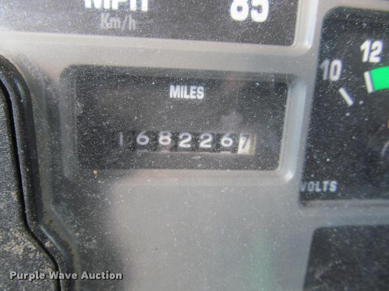 image for item K3882 2000 International F2554 dump truck