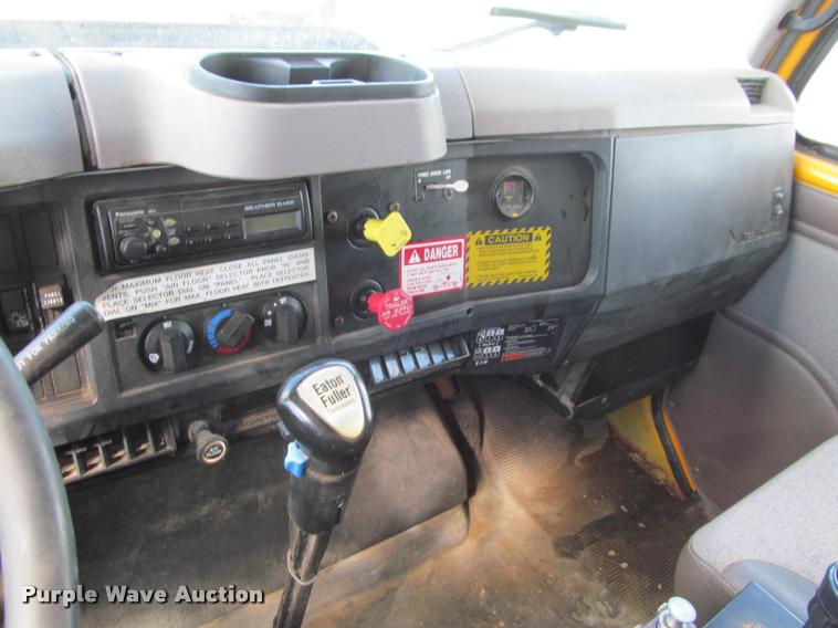 image for item K3882 2000 International F2554 dump truck