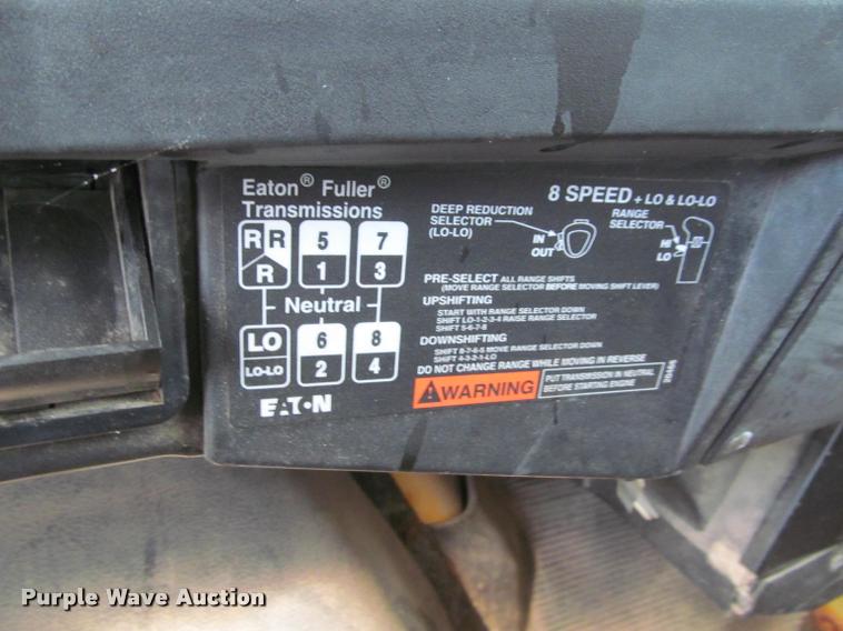 image for item K3882 2000 International F2554 dump truck