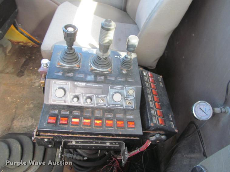 image for item K3882 2000 International F2554 dump truck