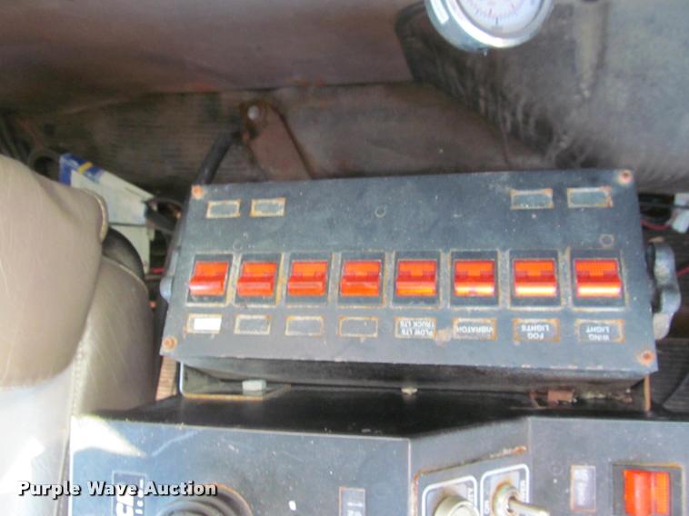 image for item K3882 2000 International F2554 dump truck